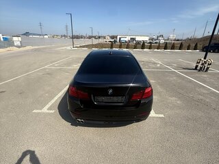 2011 BMW 5 серии 530d xDrive VI (F10/F11/F07), чёрный, 1800000 рублей, вид 2