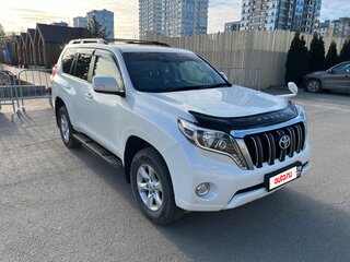 2015 Toyota Land Cruiser Prado 150 Series Рестайлинг 1, белый, 3500000 рублей, вид 3