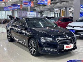 2024 Skoda Superb III Рестайлинг, чёрный, 2300000 рублей, вид 3