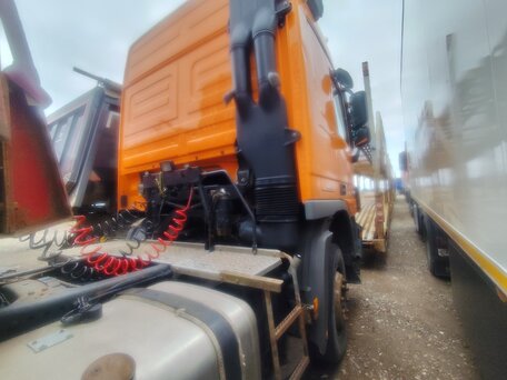 2015 Mercedes-Benz Actros, оранжевый, 3698000 рублей, вид 5
