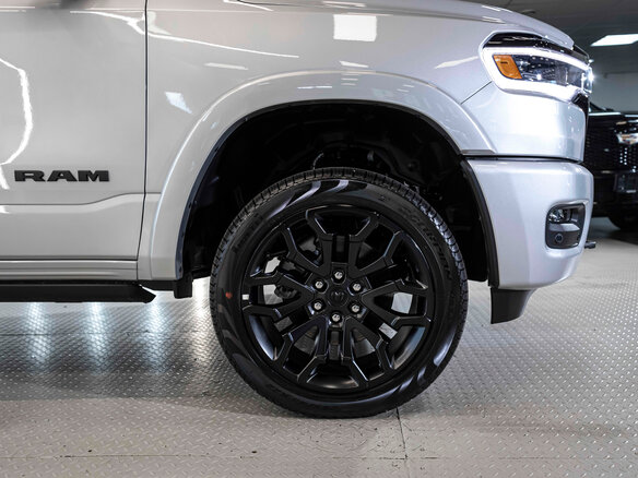 2026 Ram 1500 Crew Cab V Рестайлинг, серебристый, 12105636 рублей - вид 10