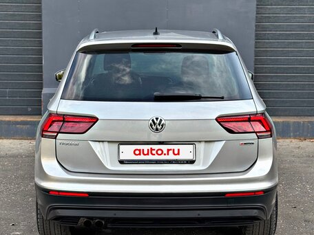 2020 Volkswagen Tiguan II, серый, 2450000 рублей, вид 4