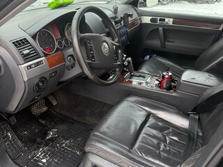 2008 Volkswagen Touareg I Рестайлинг, чёрный, 990000 рублей, вид 5