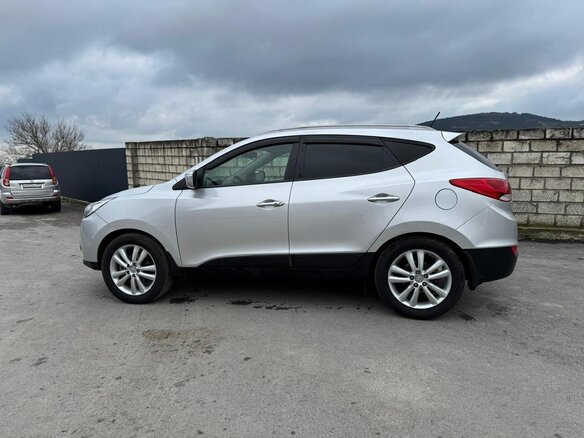 2013 Hyundai ix35 I, серый, 1580000 рублей - вид 2