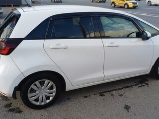 2022 Honda Fit IV, белый, 1350000 рублей, вид 3