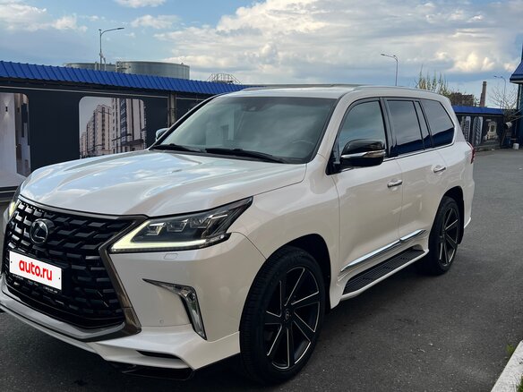 2016 Lexus LX 570 III Рестайлинг 2, белый, 7200000 рублей