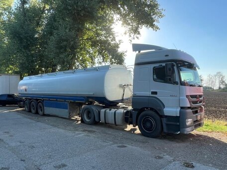 2015 Mercedes-Benz Axor, белый, 2000000 рублей, вид 2