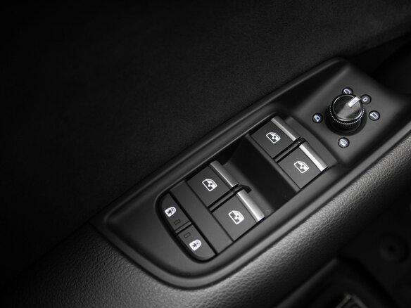 2020 Audi Q8 45 TDI I (4M), серый, 7629000 рублей - вид 15