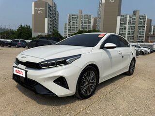 2021 Kia K3 II, белый, 2500000 рублей, вид 1