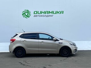 2015 Kia Rio III Рестайлинг, бежевый, 750000 рублей, вид 4