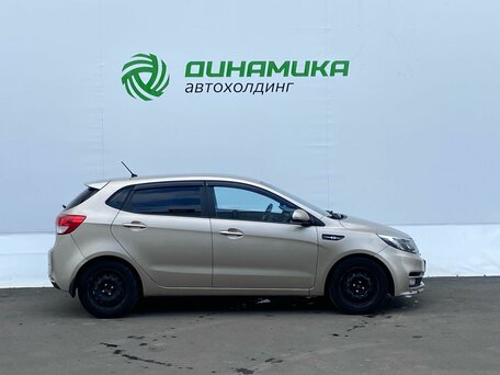 2015 Kia Rio III Рестайлинг, бежевый, 725000 рублей, вид 4