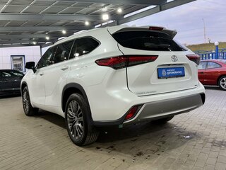 2025 Toyota Highlander IV (XU70), белый, 5299000 рублей, вид 3