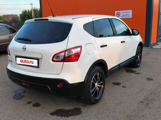 2013 Nissan Qashqai I Рестайлинг, белый, 950000 рублей, вид 3