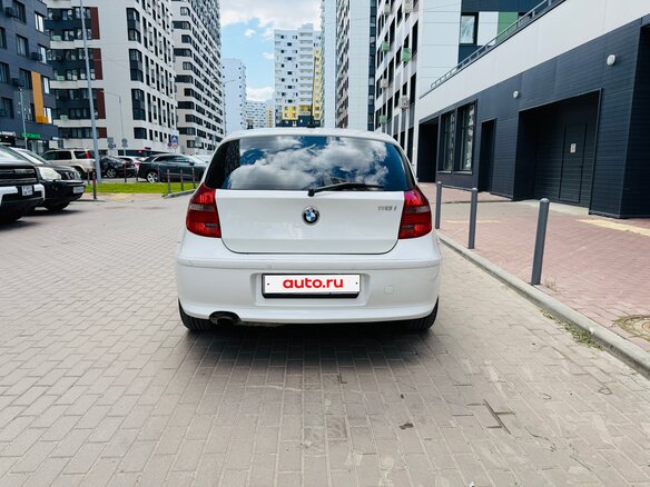 2011 BMW 1 серии 116i I (E81/E82/E87/E88) Рестайлинг, белый, 805000 рублей - вид 5