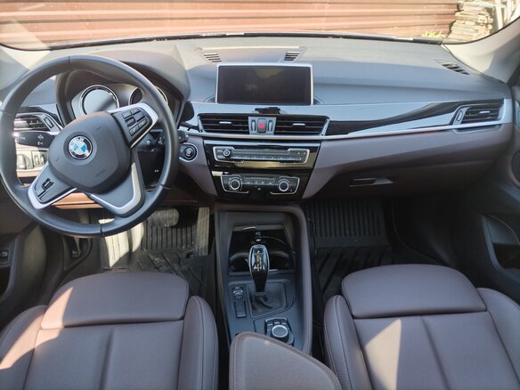 2020 BMW X1 Long 20Li sDrive II (F48) Рестайлинг, синий, 3300000 рублей - вид 8