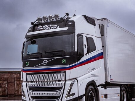 2023 Volvo FH, белый, 15000000 рублей, вид 1