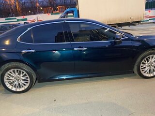 2018 Toyota Camry VIII (XV70), синий, 2850000 рублей, вид 4
