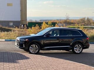 2020 Audi Q7 55 TFSI II (4M) Рестайлинг, чёрный, 5200000 рублей, вид 4