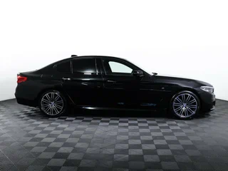 2018 BMW 5 серии 530i xDrive VII (G30/G31/G38), чёрный, 3490000 рублей, вид 4
