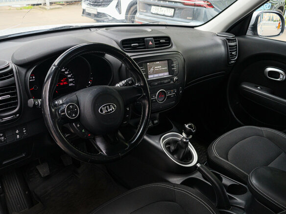 2018 Kia Soul II Рестайлинг, серый - вид 11