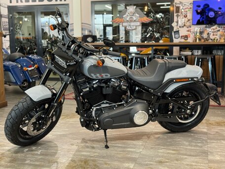 2024 Harley-Davidson Fat Bob, серый, 2950000 рублей, вид 1