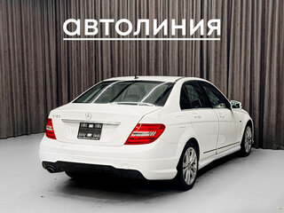 2013 Mercedes-Benz C-Класс 180 BlueEFFICIENCY III (W204) Рестайлинг, белый, 1450000 рублей, вид 3