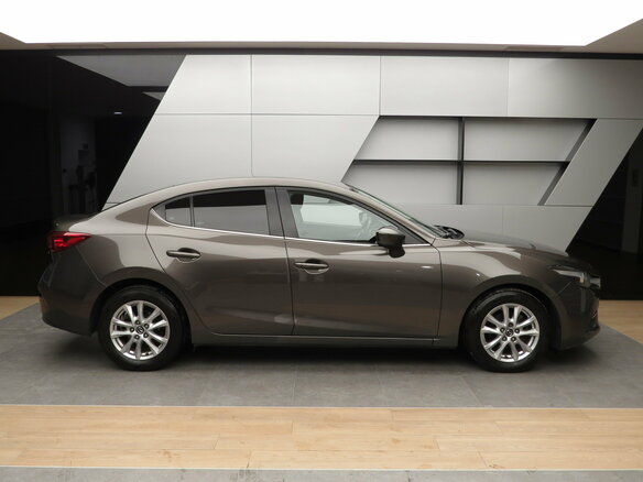 2018 Mazda 3 III (BM) Рестайлинг, коричневый, 1610000 рублей - вид 21
