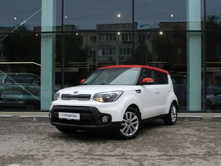 2017 Kia Soul II Рестайлинг, белый, 1325000 рублей, вид 1