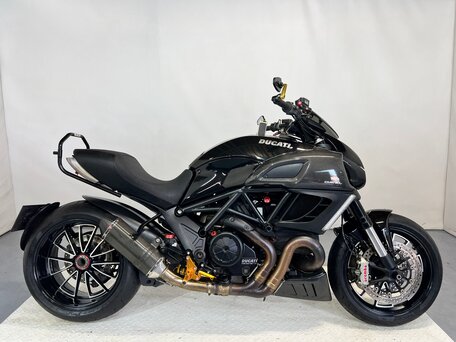 2011 Ducati Diavel Carbon, чёрный, 670000 рублей, вид 1