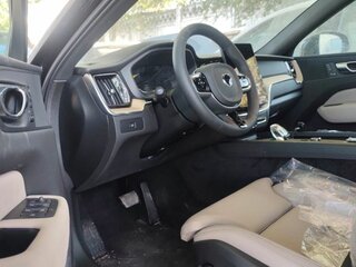 2026 Volvo XC60 II Рестайлинг 2, чёрный, 6190000 рублей, вид 5