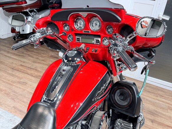 2011 Harley-Davidson CVO Limited, красный, 1599000 рублей - вид 16
