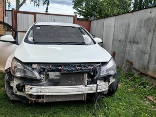 2012 Opel Astra GTC J Рестайлинг, белый, 475000 рублей, вид 3