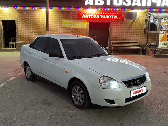 2017 Lada (ВАЗ) Priora I Рестайлинг, белый, 720000 рублей - вид 1