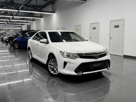 2015 Toyota Camry VII (XV50) Рестайлинг, белый, 1730000 рублей, вид 5