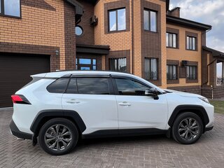 2024 Toyota RAV4 V (XA50), белый, 3600000 рублей, вид 3