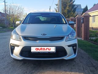 2019 Kia Rio IV, серебристый, 1580000 рублей, вид 3