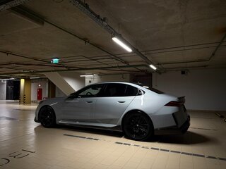2024 BMW M5 VII (G90), серый, 18990000 рублей, вид 5