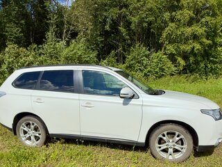2013 Mitsubishi Outlander III, белый, 1300000 рублей, вид 4
