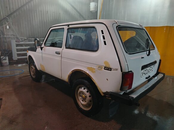2009 Lada (ВАЗ) 2121 (4x4) I Рестайлинг, белый, 300000 рублей - вид 4