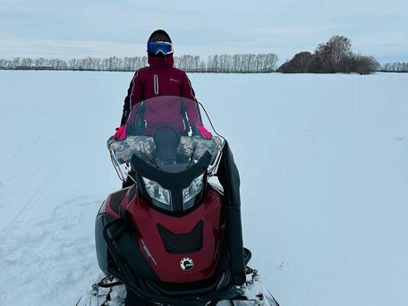 2011 BRP Ski-Doo Expedition SE 1200, красный, 1450000 рублей, вид 3