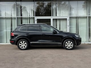 2012 Volkswagen Touareg II, чёрный, 2049000 рублей, вид 4