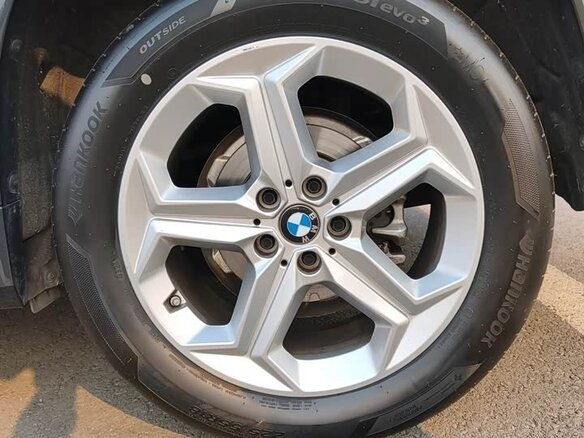 2025 BMW X1 Long 20Li sDrive III (U11/U12), белый, 3570000 рублей - вид 17