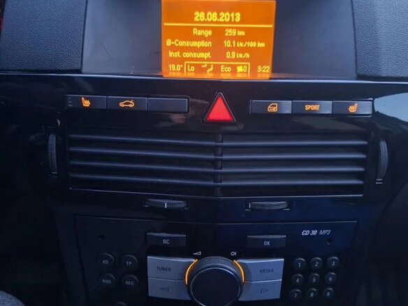 2013 Opel Astra H Рестайлинг, белый, 730000 рублей - вид 8