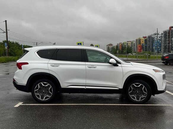 2021 Hyundai Santa Fe IV Рестайлинг, белый, 3649000 рублей - вид 2