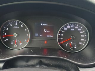 2021 Kia Sportage IV Рестайлинг, чёрный, 3450000 рублей, вид 3