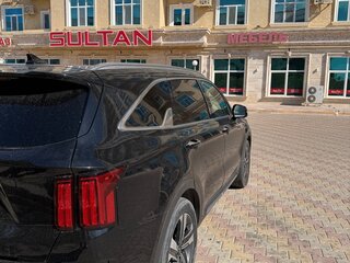 2021 Kia Sorento IV, чёрный, 3800000 рублей, вид 3