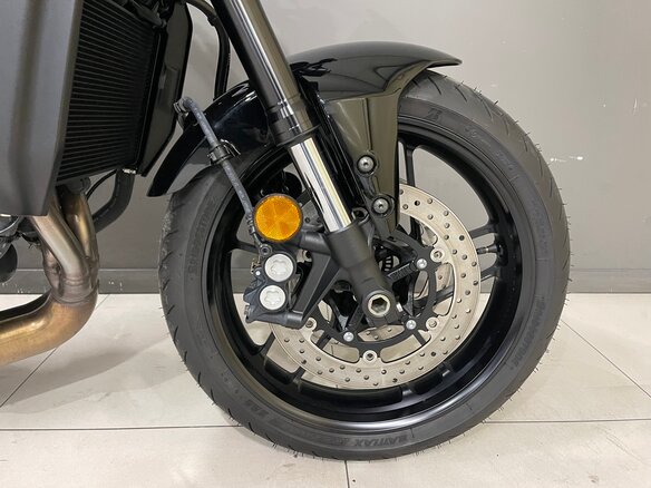 2023 Yamaha XSR900, чёрный, 1220000 рублей - вид 13