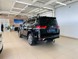 2021 Toyota Land Cruiser 300 Series, чёрный, 11199900 рублей, вид 4