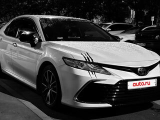 2022 Toyota Camry VIII (XV70) Рестайлинг, белый, 2600000 рублей, вид 4