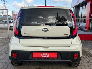 2018 Kia Soul II Рестайлинг, бежевый, 1570000 рублей, вид 5